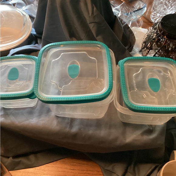 Plastic food storage containers - Picture 7 of 7